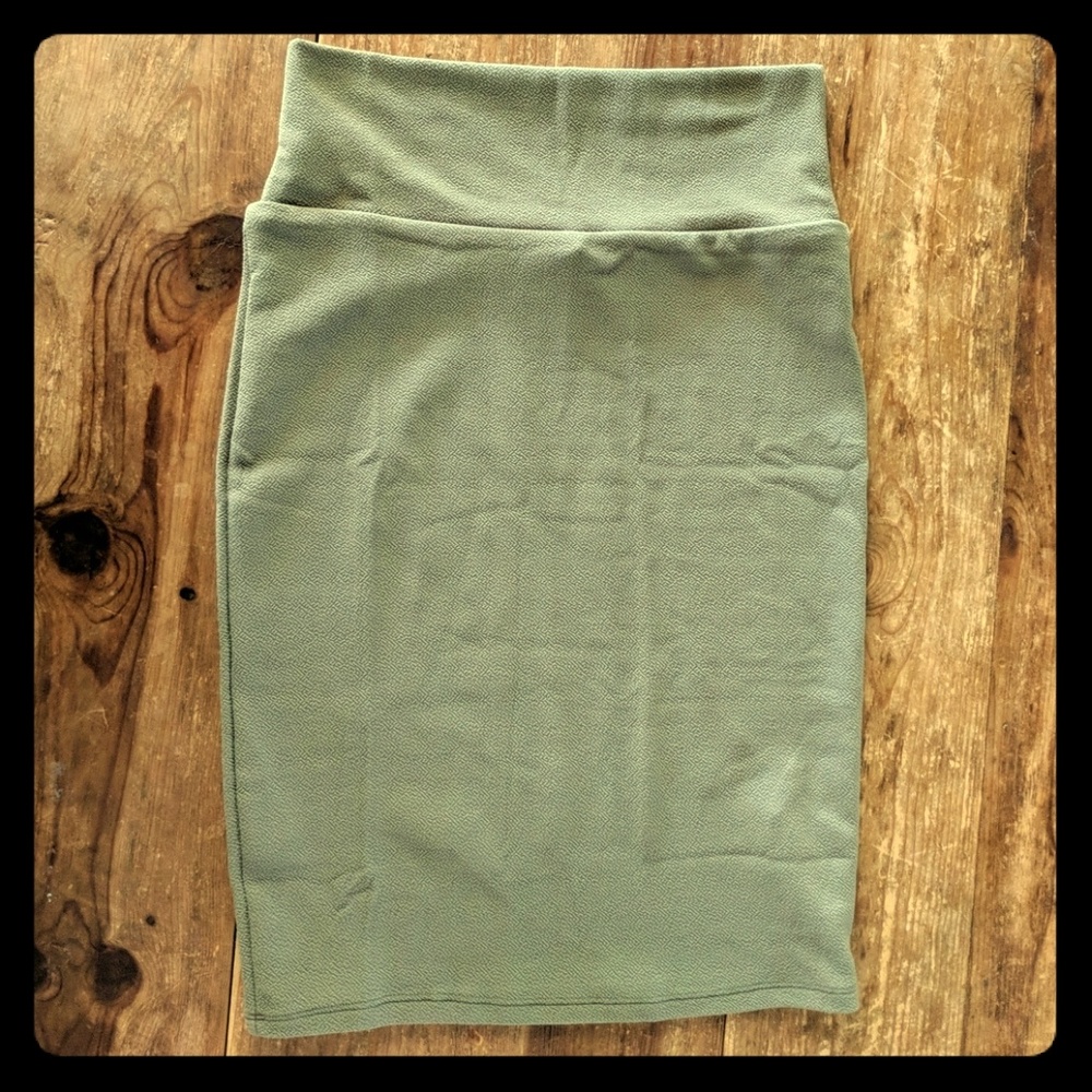 Army green LuLaRoe Cassie Skirt small